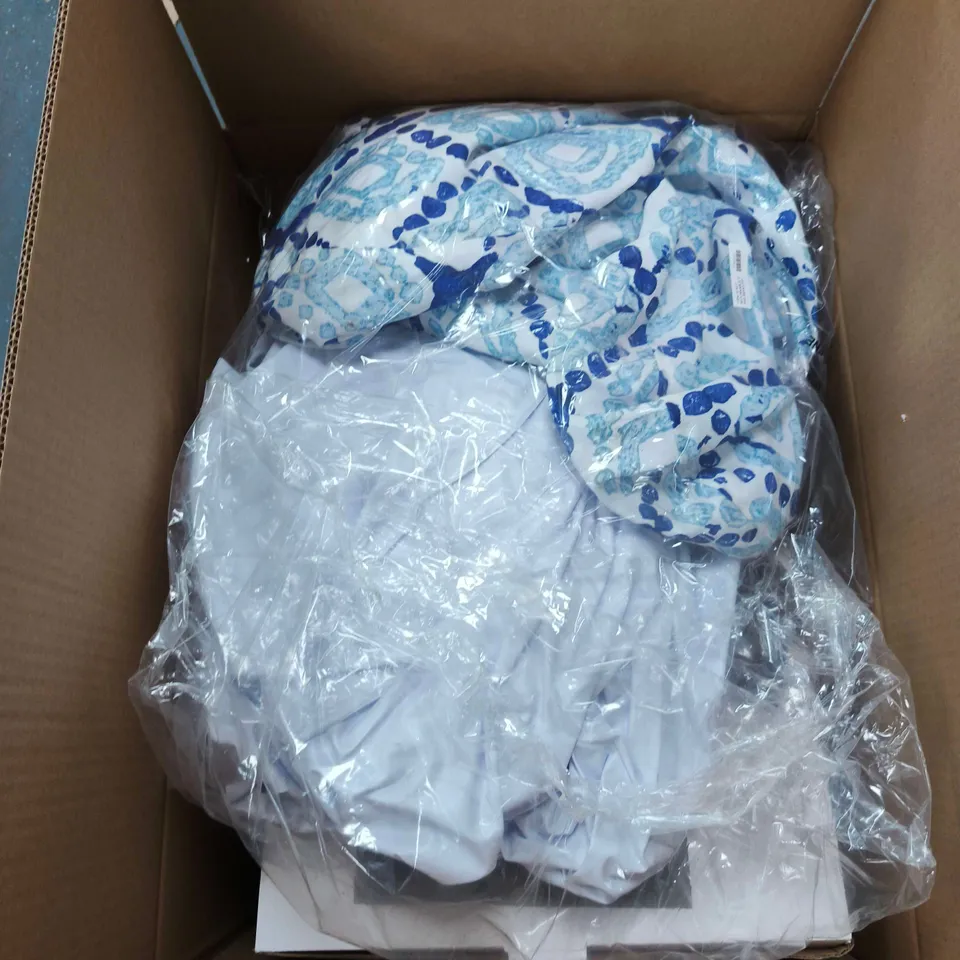 BOX OF APPROXIMATELY 15 ASSORTED ITEMS INCLUDING NIP + FAB EXFOLIATE OIL-FREE MOISTURISER WITH SPF 30, COMFORTISSE PUSH UP BRA IN SIZE XL AND A LA MAREY PINK FLEECE