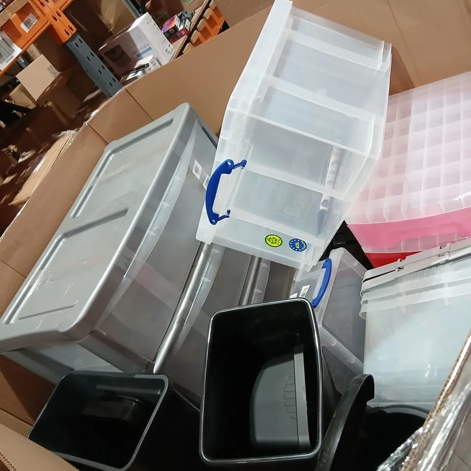 PALLET OF APPROXIMATELY 8 ASSORTED PRODUCTS TO INCLUDE; REALLY USEFUL BOX, MODA BIN BLACK, TU MOBILE DRAWER UNIT