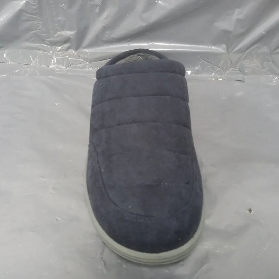 BOXED PAIR OF SKECHERS MURETTE SLIPPERS IN NAVY SIZE 12