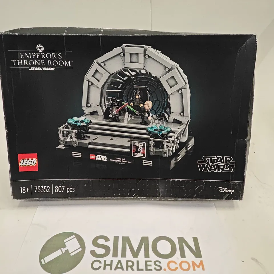 LEGO STAR WARS EMPERORS THRONE ROOM - 75352