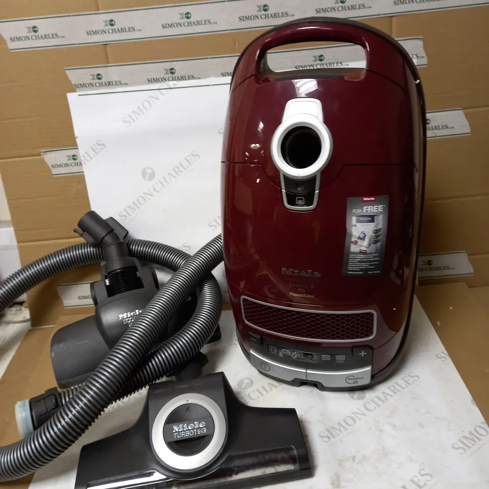 MIELE COMPLETE C3 CAT & DOG