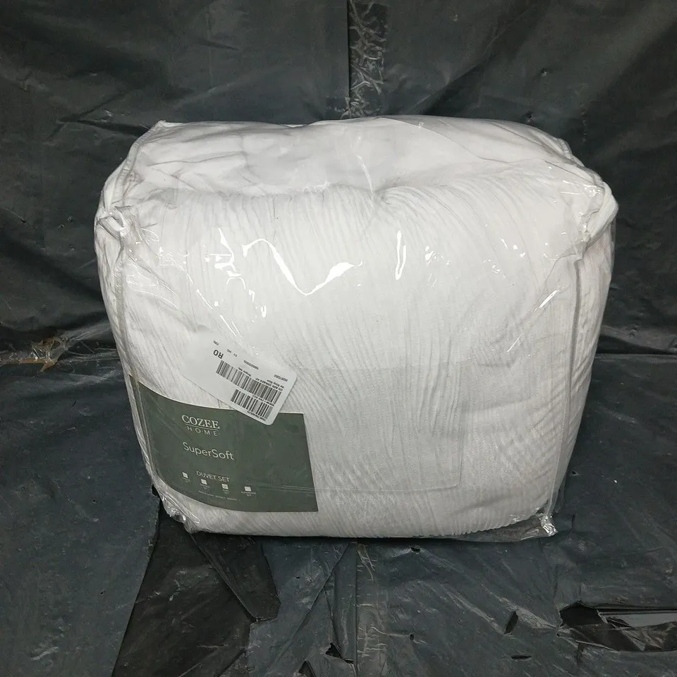 COZEE HOME 4PCE SUPERSOFT DUVET SET IN BRIGHT WHITE KING SIZE