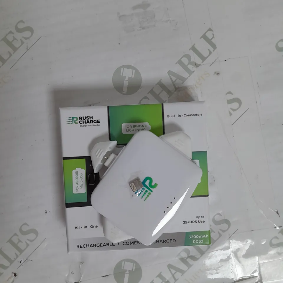 BOXED RUSH CHARGE COMET 3200MAH TRIDENT PORTABLE CHARGER FOR APPLE & ANDROID IN WHITE