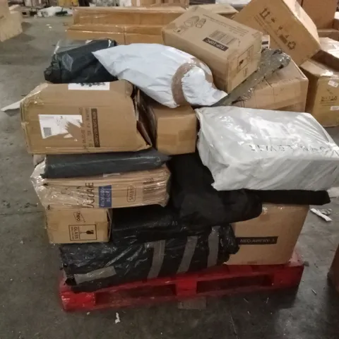 PALLET OF ASSORTED HOUSEHOLD GOODS AND PRODUCTS TO INCLUDE; TUPPERWARE, AIR FRYER, SUITCASES ETC