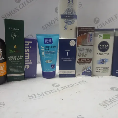 LOT OF ASSORTED COSMETIC ITEMS TO INCLUDE HEAD AND SHOULDERS, NIVEA MEN AND CLEAN AND CLEAR