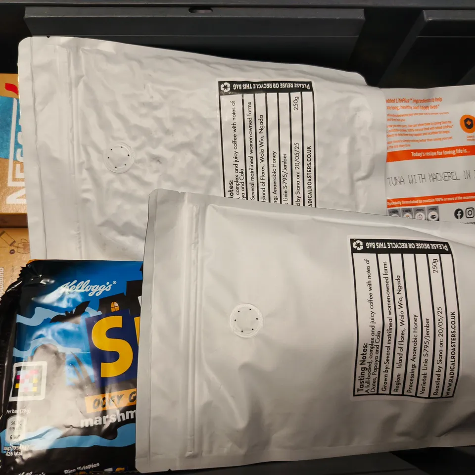 APPROXIMATELY 12 ASSORTED FOOD & DRINK ITEMS TO INCLUDE NESCAFE CAPPUCINO, EXTRA VIRGIN OLIVE OIL, GALAXY SMOOTH MILK, ETC - COLLECTION ONLY