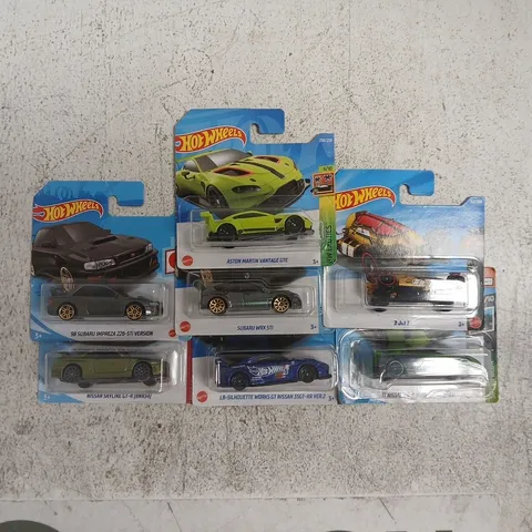 SMALL ASSORTMENT OF HOT WHEELS CARS