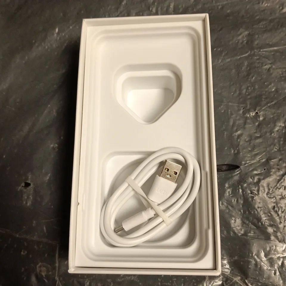 APPLE IPHONE 7 PLUS BLACK 32GB – BOXED WITH USB CHARGING CABLE