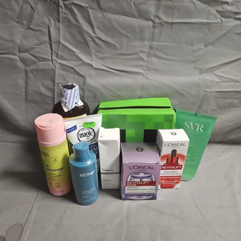 APPROXIMATEY 20 ASSORTED HEALTH AND BEAUTY PRODUCTS TO INCLUDE - L'OREAL REVITALIFT PEPTIDES SERUM - DELHICIOUS RICH ROOTS CONDITIONER - BULLDOG SHOWER GEL - ETC