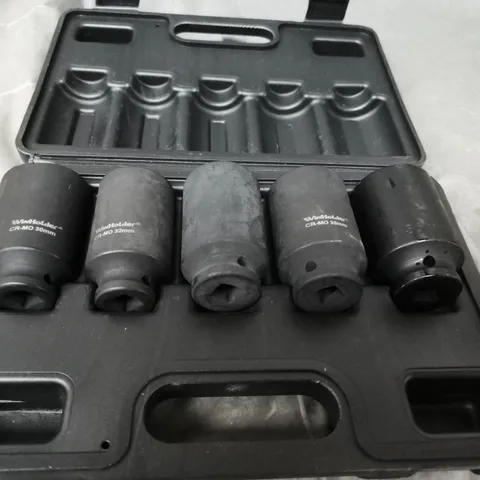 5-PIECE CHROME-MOLY SOCKET SET IN PLASTIC CASE 