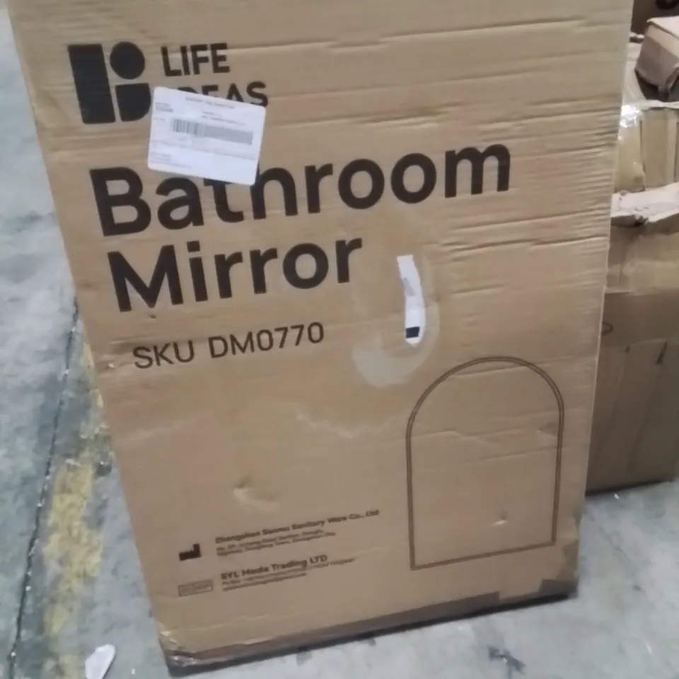 BOXED BATHROOM MIRROR 