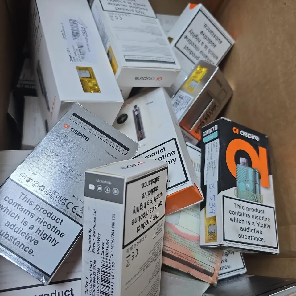 APPROXIMATELY 20 ASSORTED E-CIG PRODUCTS AND ACCESSORIES TO INCLUDE ASPIRE AND GEEK VAPE 
