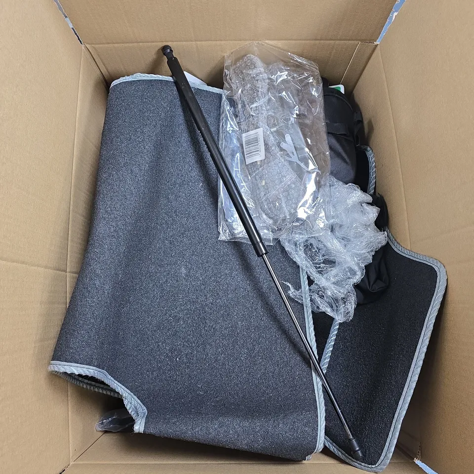 BOX OF ASSORTED CAR ITEMS AND TOOLS TO INCLUDE - BOLTS - FLOOR MATS - BOOT STRUTS / COLLECTION ONLY