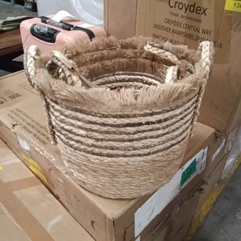 17 STORIES WATER HYACINTH BASKET - BROWN