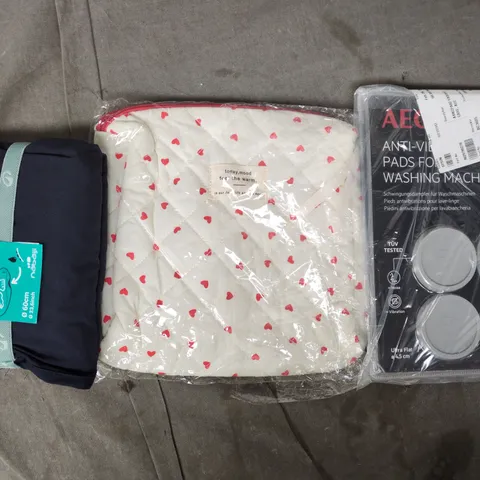 BOX OF APPROXIMATELY 20 ASSORTED HOUSEHOLD ITEMS TO INCLUDE FOOT TOWEL, WASHING MACHINE ANTI-VIBRATION PADS, ETC - COLLECTION ONLY