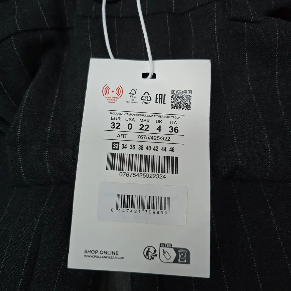 PULL & BEAR WOMEN'S PINSTRIPE TROUSERS – UK 4 (EU 32) – MADE IN TURKEY