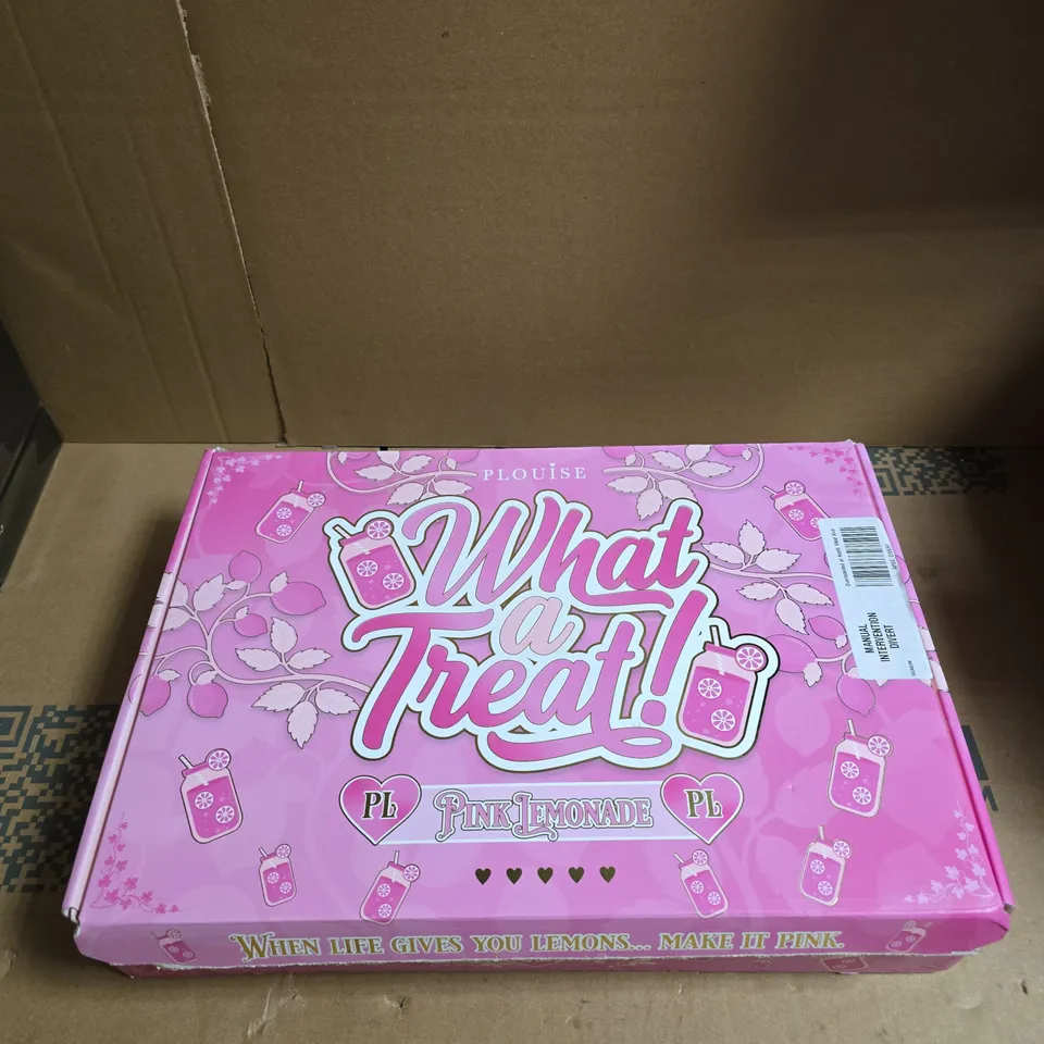 PLOUISE WHAT A TREAT PINK LEMONADE BATH AND BODY GIFT BOX