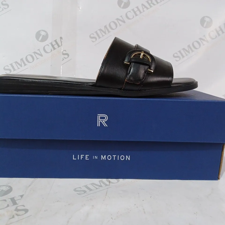 BOXED PAIR OF ROCKPORT YARA FLAT SANDALS IN BLACK UK SIZE 5