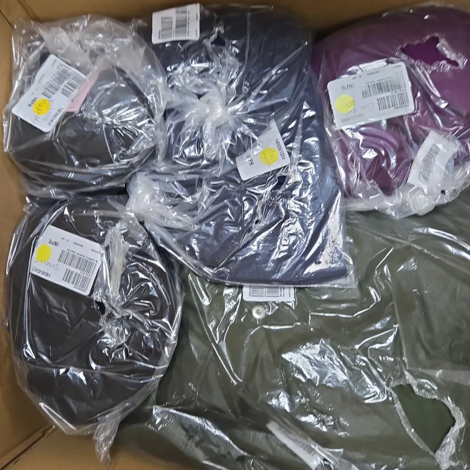 APPROXIMATELY 20 ASSORTED WOMENS CLOTHING ITEMS IN VARIOUS STYLES, SIZES & COLOURS
