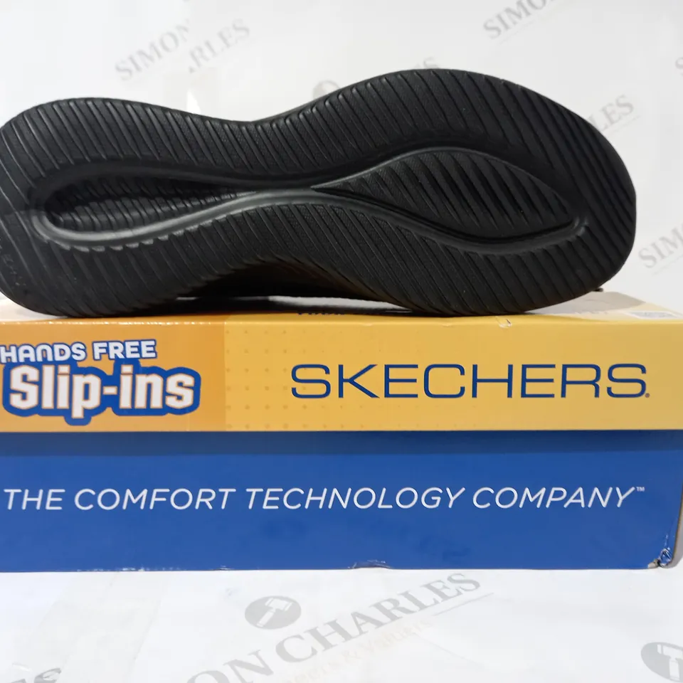 BOXED PAIR OF SKECHERS SLIP-INS SLIP-ON SHOES IN BLACK UK SIZE 11