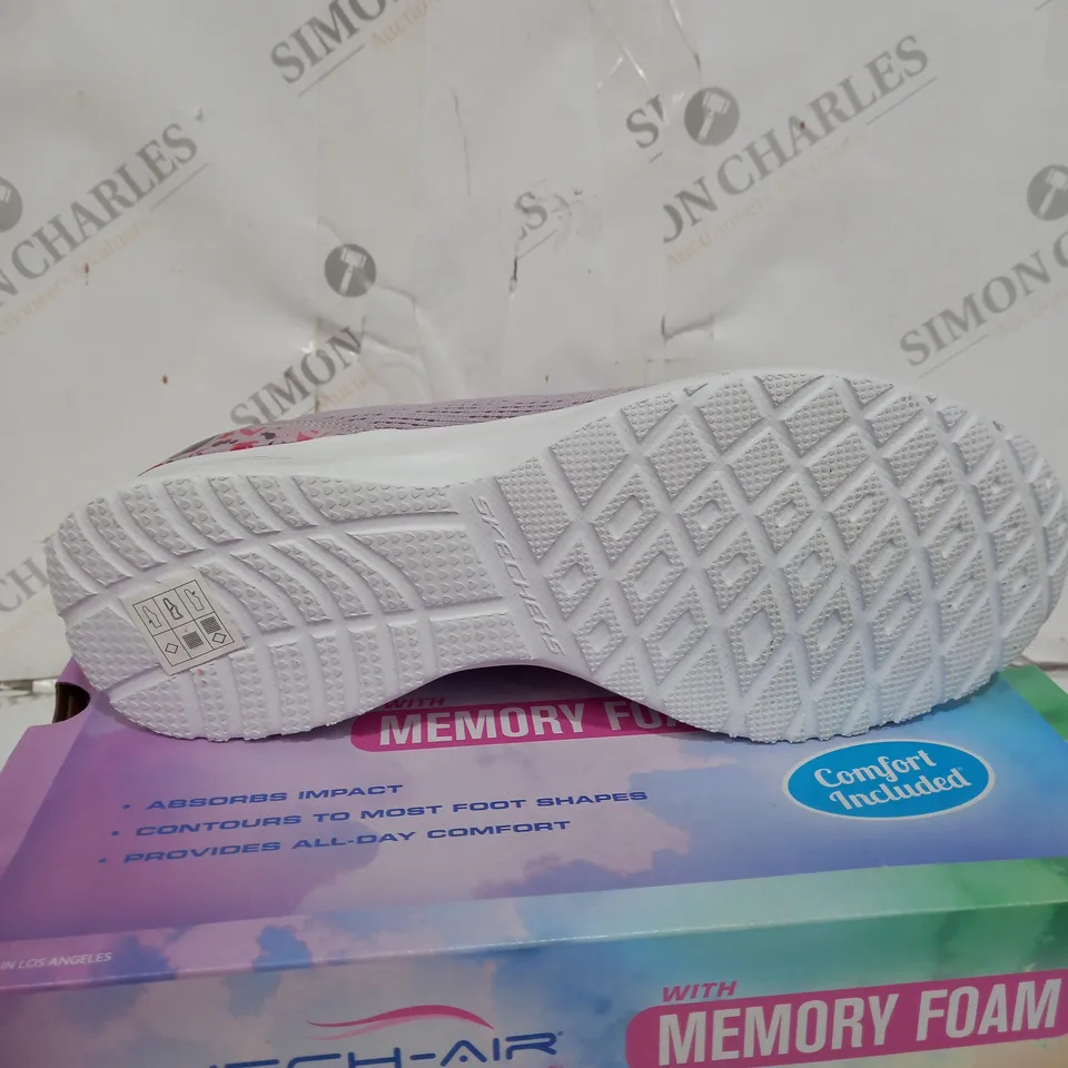 BOXED PAIR OF PINK SKETCH-AIR TRAINERS SIZE 7