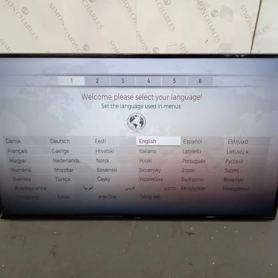 LUXOR 55 INCH 4K UHD FREEVIEW PLAY SMART TV  RRP £349