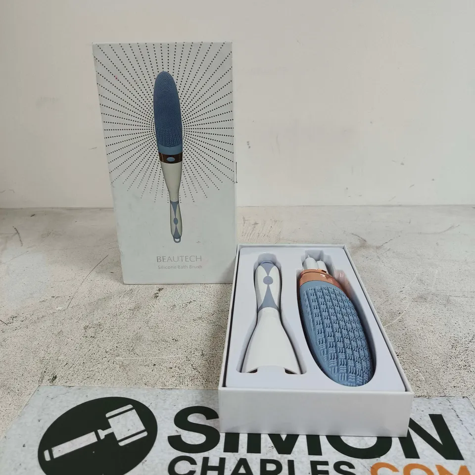 BEAUTECH SILICONE BATH BRUSH – BLUE & WHITE (BOXED)