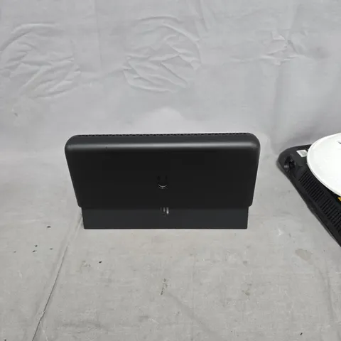 BOX OF APPROXIMATELY 20 HOUSEHOLD/ELECTRICAL ITEMS TO INCLUDE: SMART HUB, EE ROUTER AND BT ROUTER