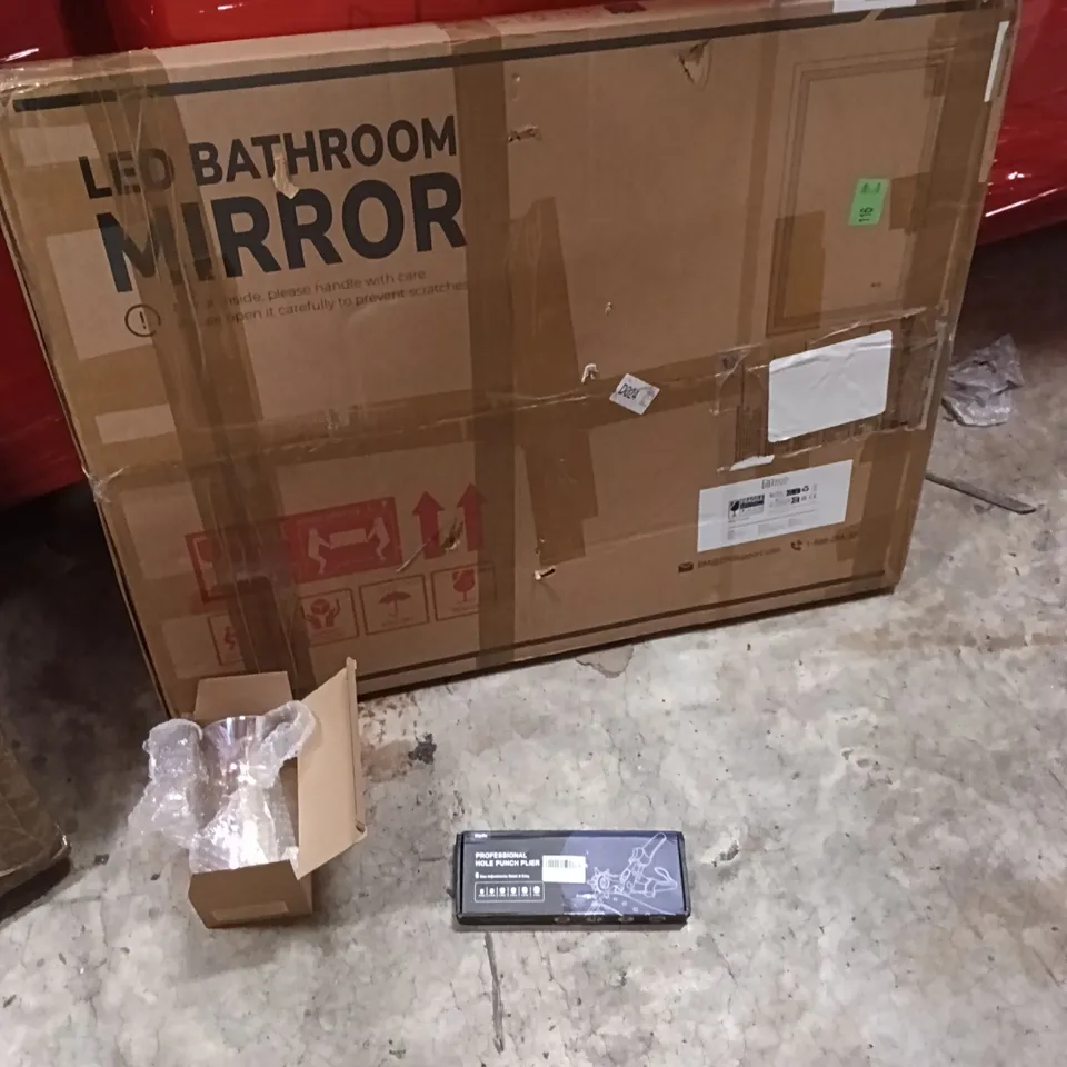PALLET CONTAINING A LARGE QUANTITY OF ITEMS TO INCLUDE -LED BATHROOM MIRROR, GLASS VASE, HOLE PUNCHER ETC