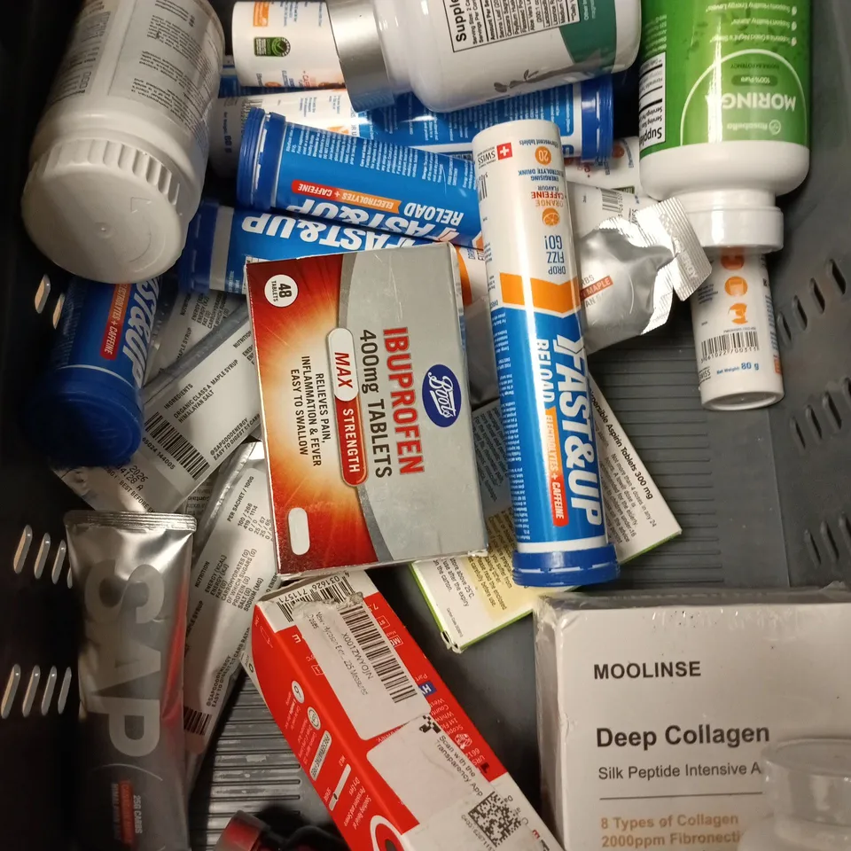 APPROXIMATELY 15 ASSORTED VITAMIN/HEALTH AID PRODUCTS TO INCLUDE WELLBABY, FAST & UP, MULTI VITAMINS ETC 