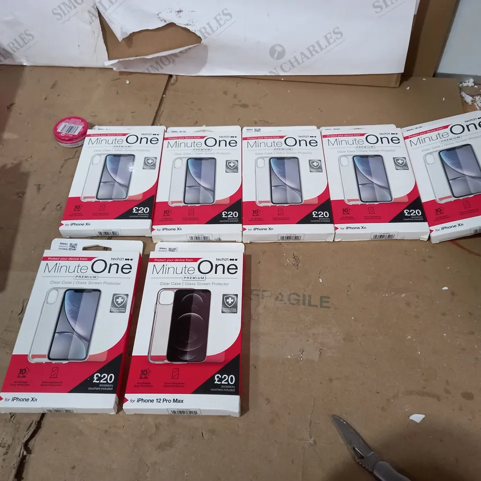 LOT OF 7 TECH 21 MINUTE ONE CLEAR IPHONE XR, IPHONE 12 PRO MAX CASES