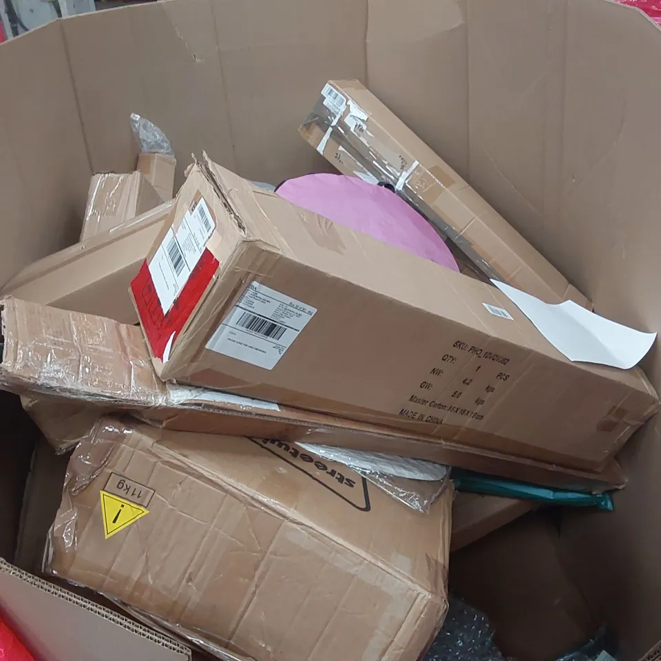 PALLET OF ASSORTED ITEMS INCLUDING: ROLLING SHELVES, MATTRESS, RETRACTABLE SAFETY GATE, FOLDABLE LUMBAR SUPPORT CHAIR, DOOR MAT ECT
