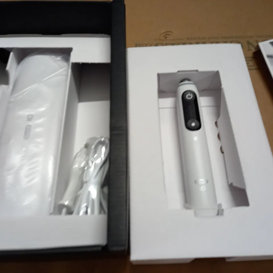 BOXED ORAL-B IO SERIES 7S ELECTRIC TOOTHBRUSH