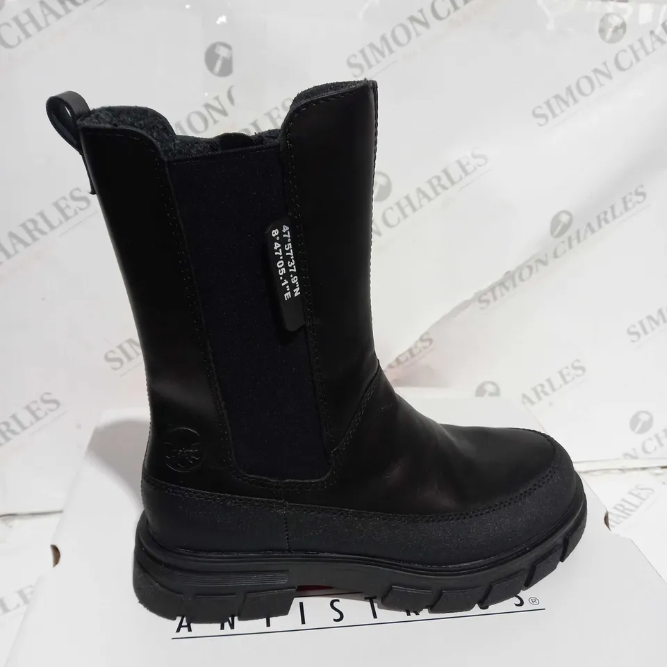 RIEKER CHELSEA BOOT IN BLACK SIZE 4