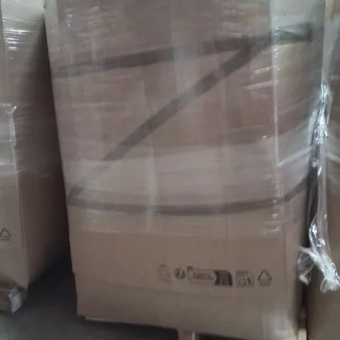 PALLET CONTAINING A LARGE QUANTITY OF HOSES