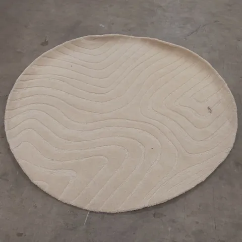 QUALITY DESIGNER AREA RUG - APPROXIMATELY 160 cm D