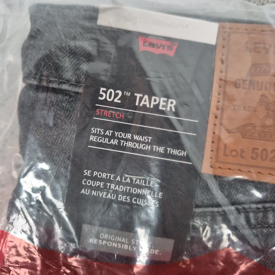 BAGGED LEVI'S 502 TAPER JEANS – MENS – 32X32