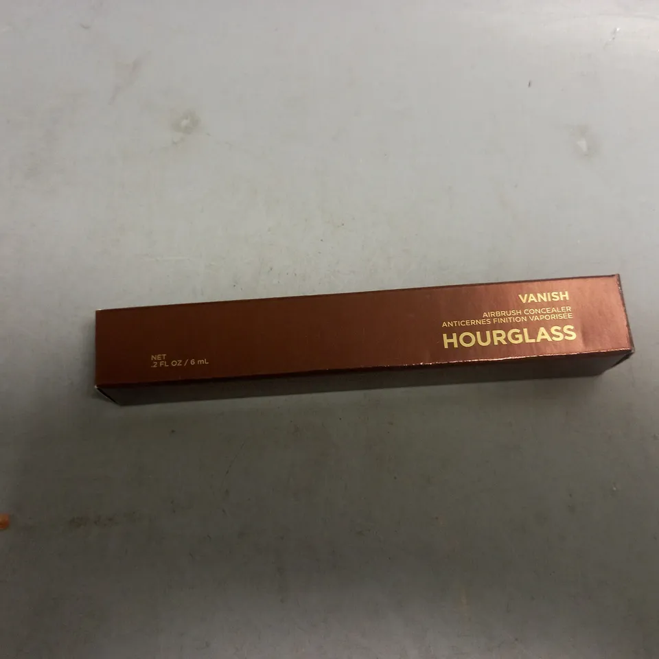 BOXED HOURGLASS VANISH AIRBRUSH CONCEALER 6ML -CRÈME  