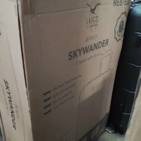 BOXED LUGG 28INCH SKYWANDER CREAM WITH BROWN 