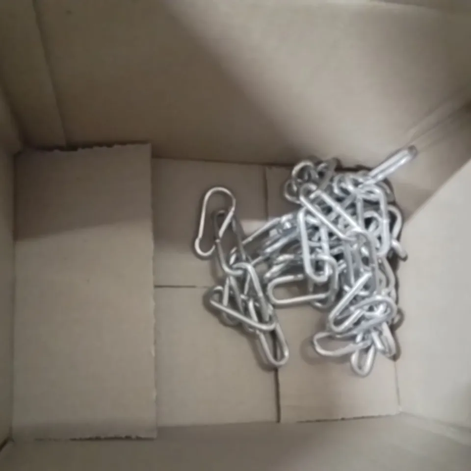 PALLET CONTAINING LARGE QUANTITY OF CHAIN BARRIERS