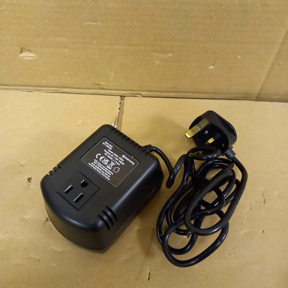MERCURY UK2US100VA STEP-DOWN VOLTAGE CONVERTER 