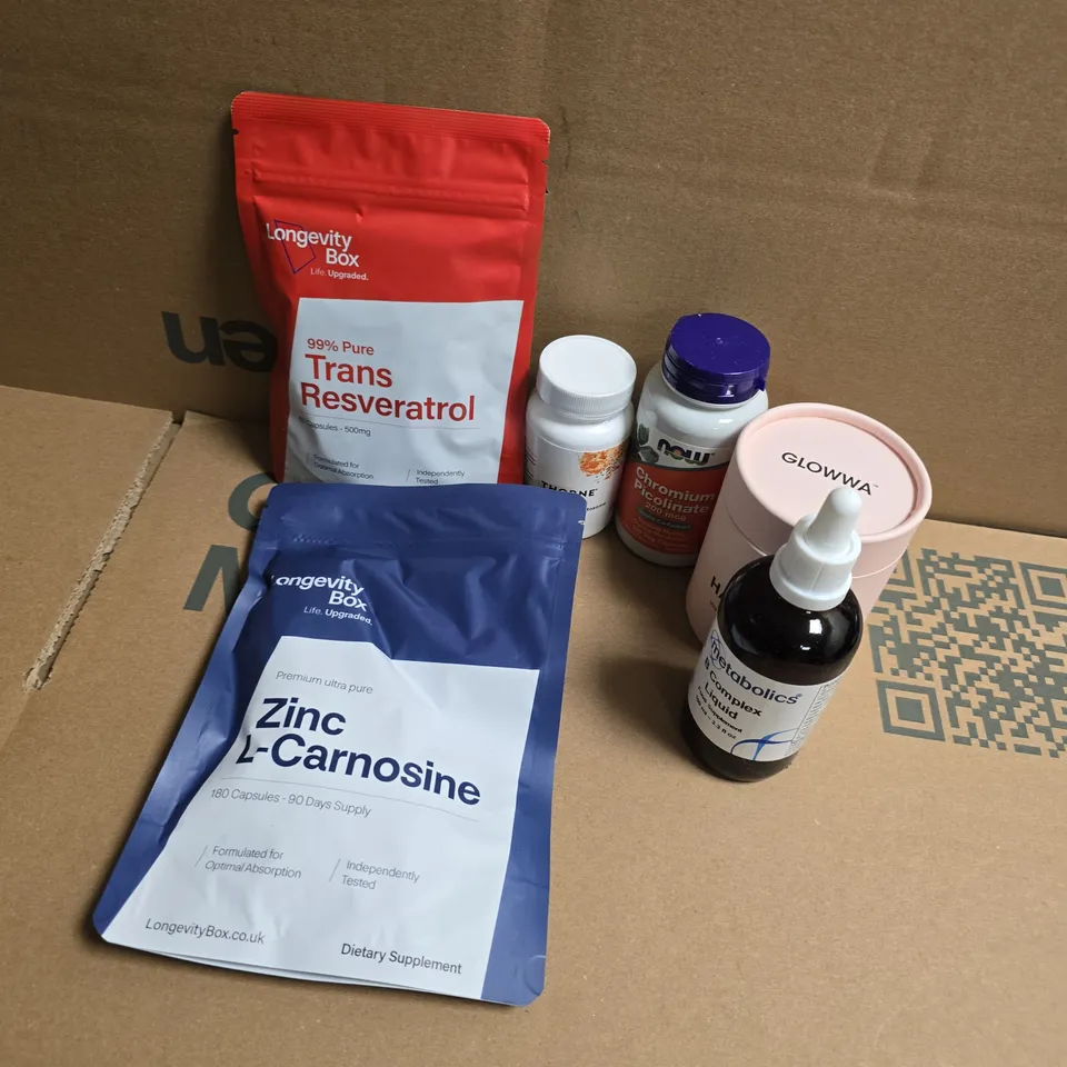 APPROXIMATELY 15 ASSORTED VITAMIN/HEALTH AID PRODUCTS TO INCLUDE GLOWWA HAIR FOOD, METABOLICS B COMPLEX LIQUID, LONGEVITYBOX ZINC, ETC - COLLECTION ONLY