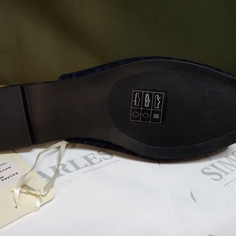 KASARA LEOPARD MULE SHOES SIZE 5