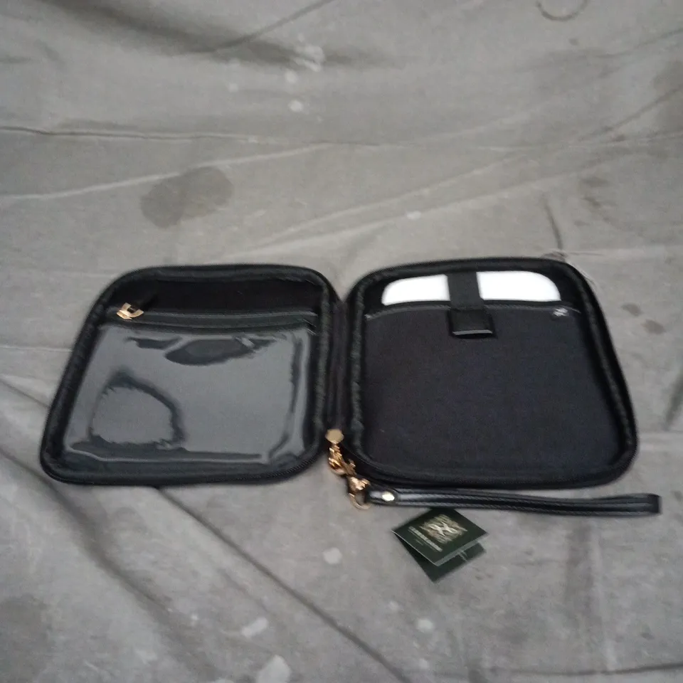 LIBERLOOM E-READER CASE IN BLACK WITH GOLD EMBROIDERY