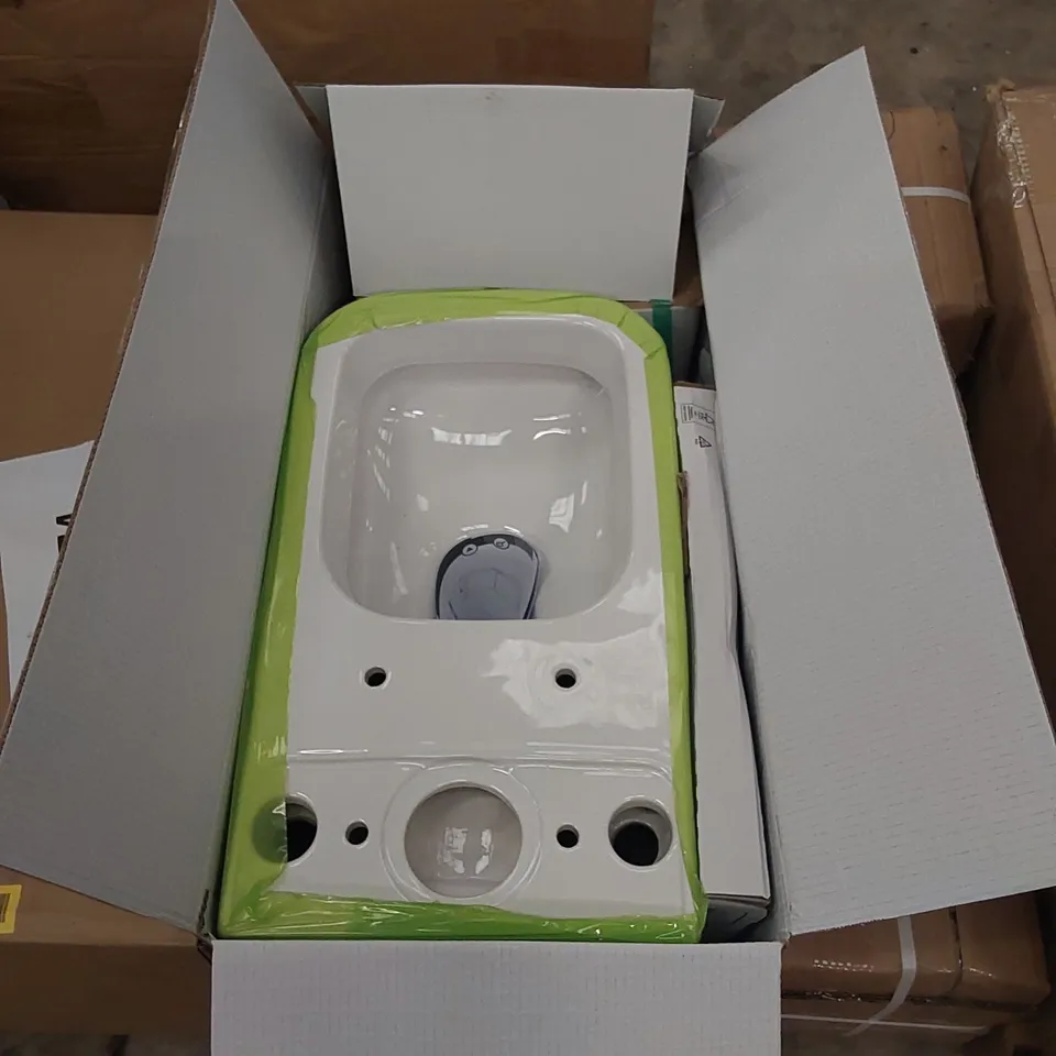 BOXED COOKE&LEWIS SANTORO CLOSE COUPLED TOILET 