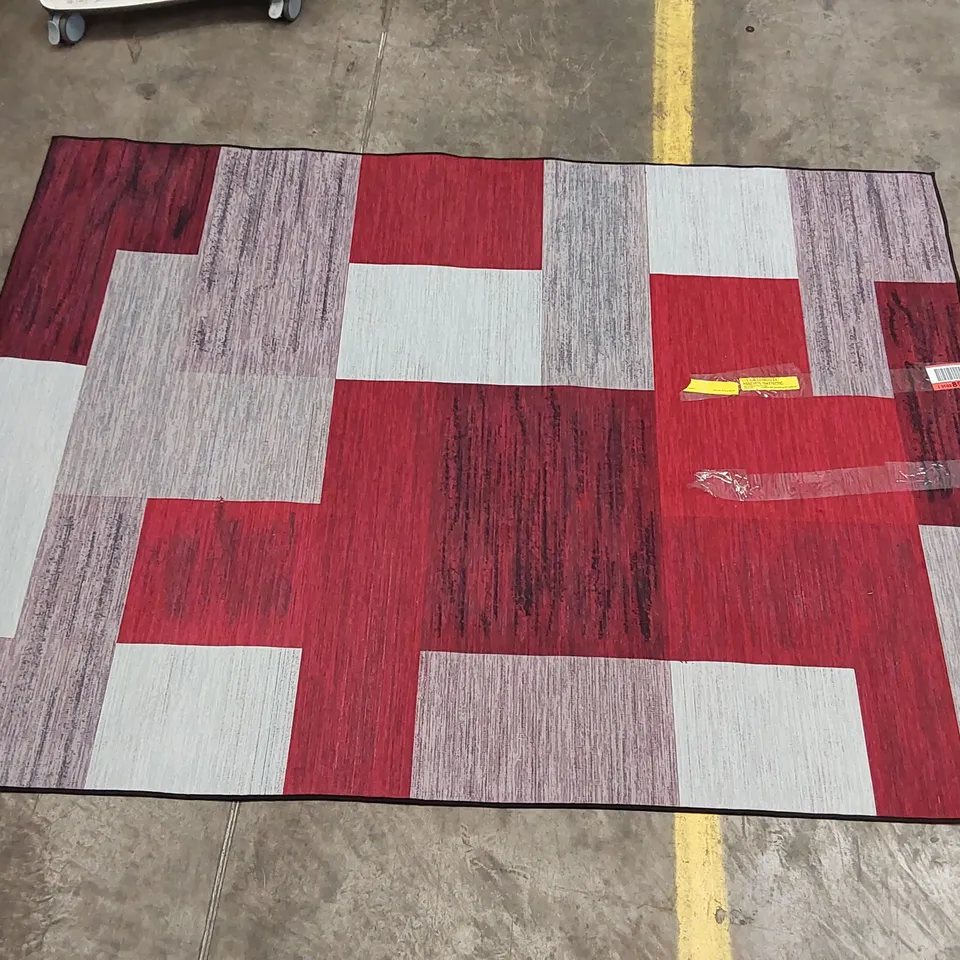 ASFA GEOMETRIC RED AREA RUG // 120 X 170CM 