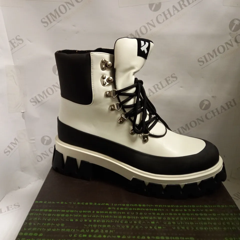 KOI VEGAN SYNDROME WHITE/BLACK HIKING BOOTS - SIZE 8