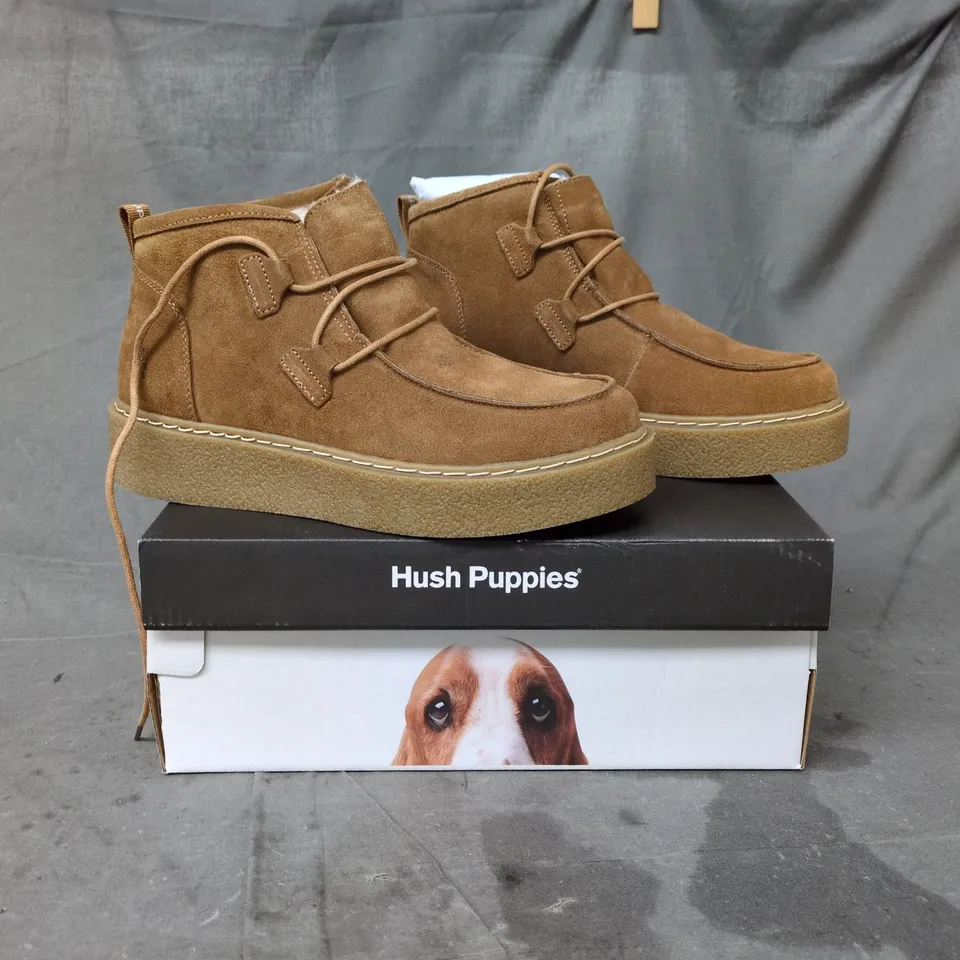 BOXED PAIR OF HUSH PUPPIES BRIANNA LACE BOOTIES IN TAN SIZE 6