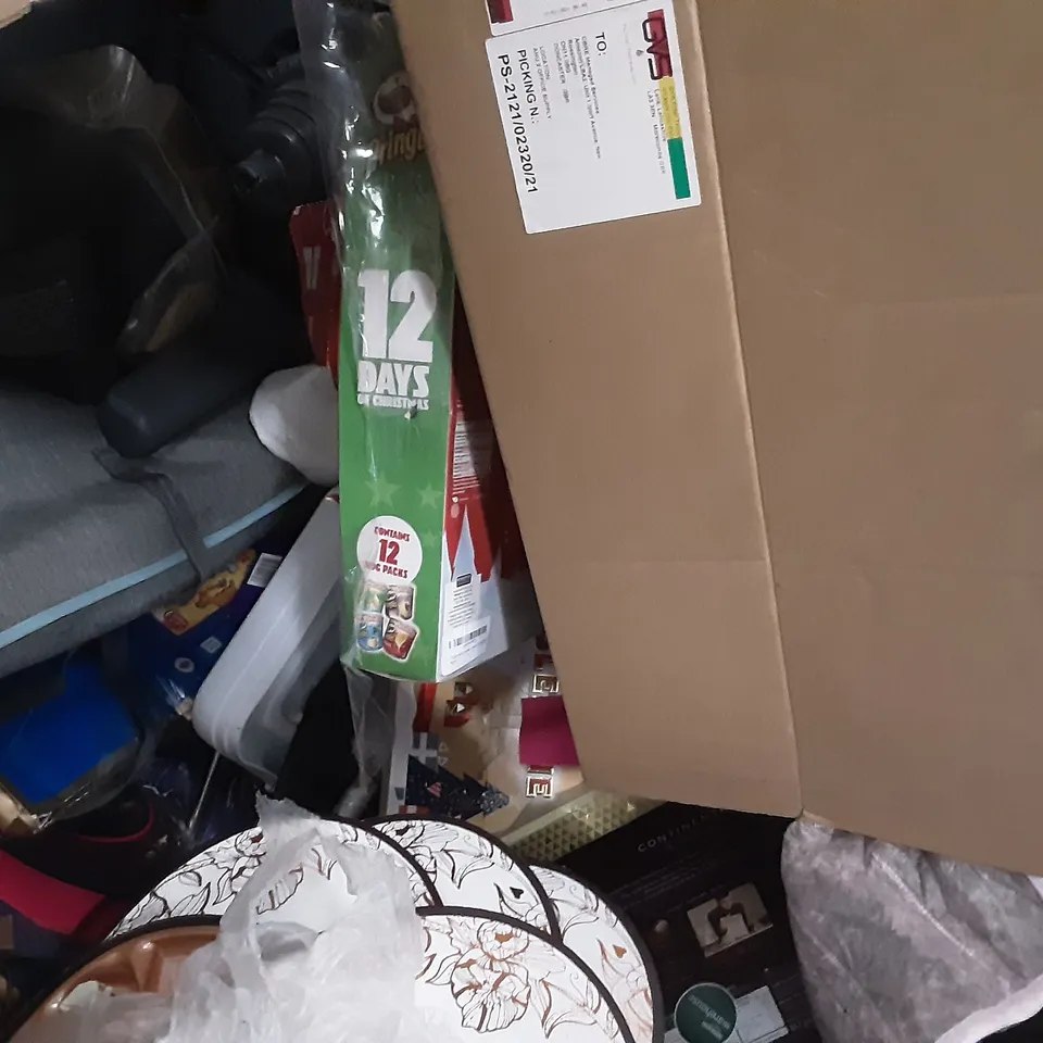 PALLET OF ASSORTED PRODUCTS INCLUDING BRITAX BABY SEAT, MEINDL SHOES, FOLIE GLASS MEMBRANE, THRONTONS CHOCOLATES, TOBLERONE ADVENT CALANDER, PRINCESS ULTIMATE SNACK STACK