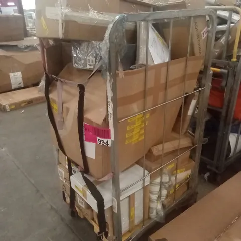 CAGE OF ASSORTED HOUSEHOLD GOODS AND PRODUCTS TO INCLUDE; LIGHTING PRODUCTS, BEDDING, CUSHIONS, COVERS ETC